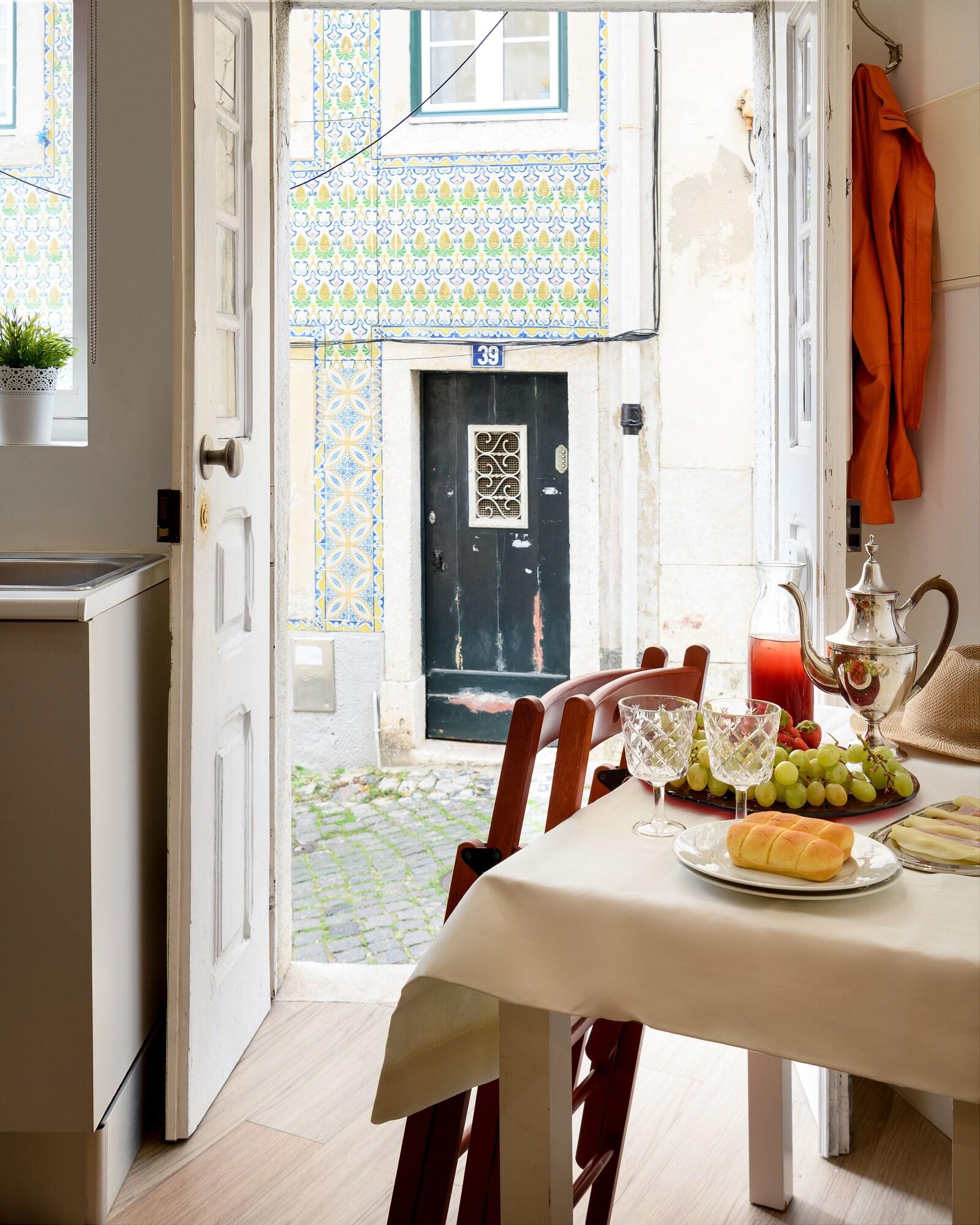 Alfama Yellow House Lisbon Bagian luar foto