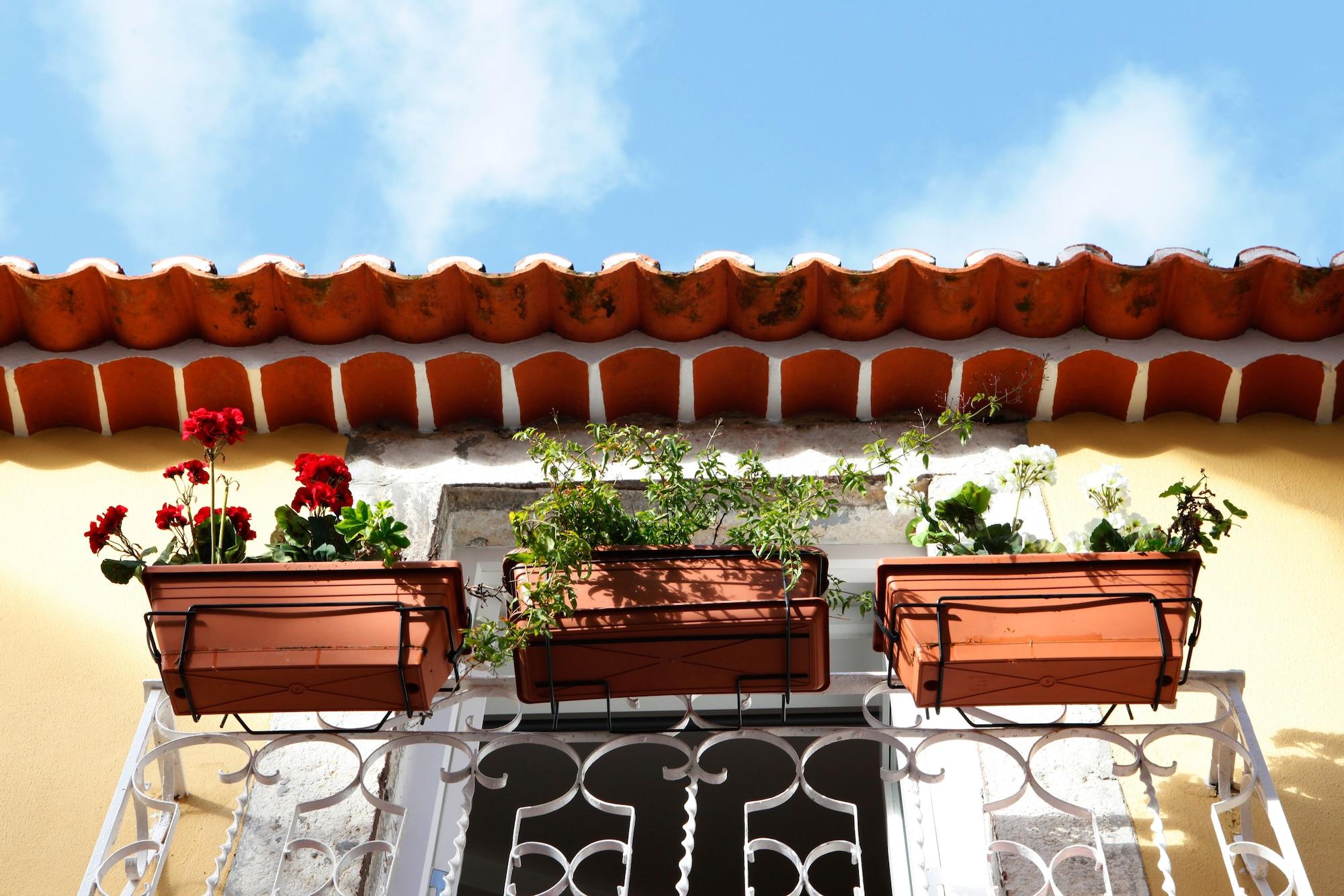Alfama Yellow House Lisbon Bagian luar foto
