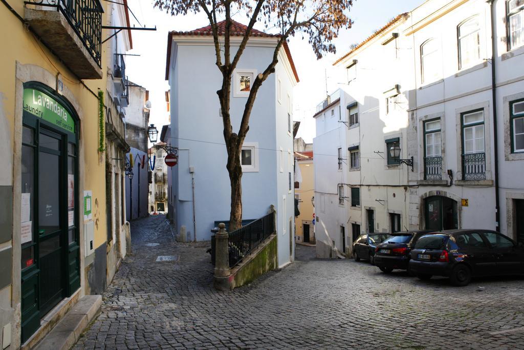 Alfama Yellow House Lisbon Bagian luar foto